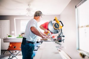 Hvad kan en tømrer hjælpe med?